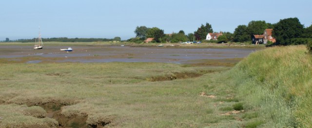 Approaching Kirby-le-Soken, The Wade - Ruth's coastal walk.