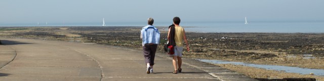 Birchington to Epple Bay, promenade, Kent. Ruth walks the coast.