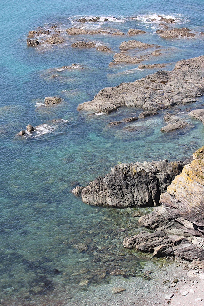 clear water and rocks, Cornwall, photo by Ruth Livingstone