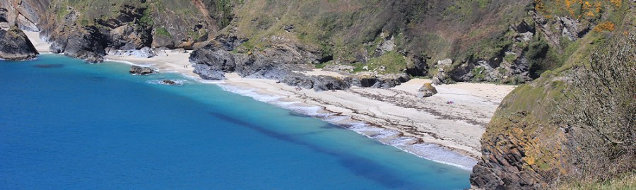 Lantic Bay, Ruth walking the coast, Cornwall