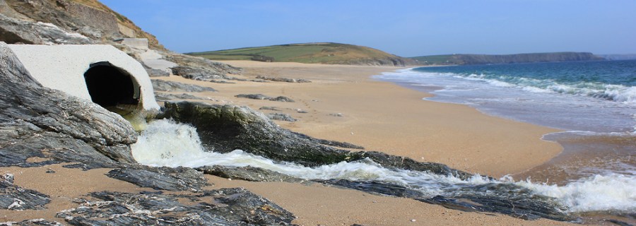 gushing pipe, Loe Bar, Cornwall, Ruth on SWCP