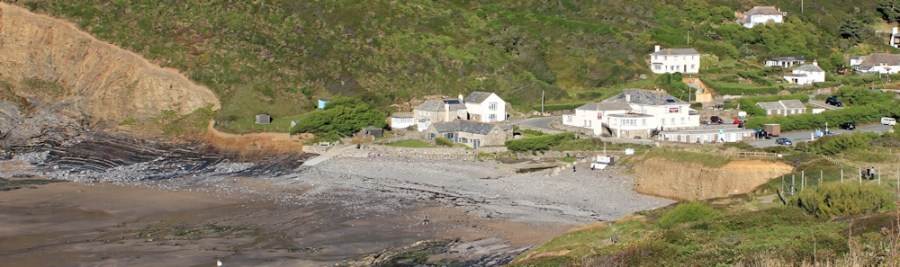 Crackington Haven, Ruth on the SWCP, north Cornwall