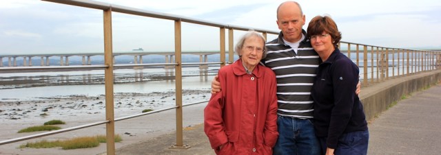 Severn Beach, setting off on Ruth's coastal walk