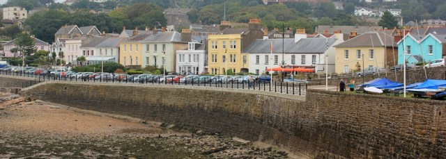 07 Clevedon, Ruth walking around the coast of Somerset