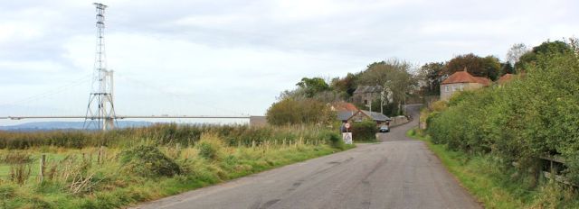 coming up to Old Passage, Ruth walking the coast, Severn Way