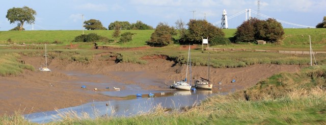 b06 St Pierre Pill, Ruth walking the Wales Coast Path, River Severn
