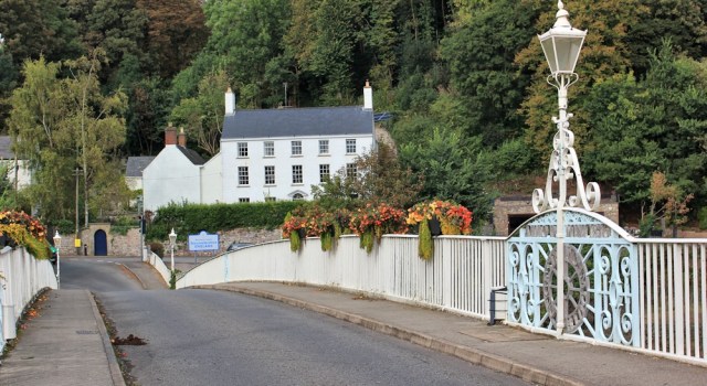 b11 Old Wye Bridge, Ruth in Chepstow