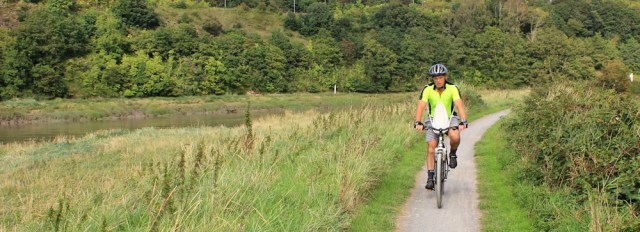 b19 meet hubby on Route 41, Avon River, Ruth walking to Bristol