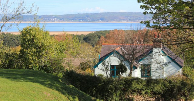 01 Llanmadoc, Ruth walking the coast in The Gower