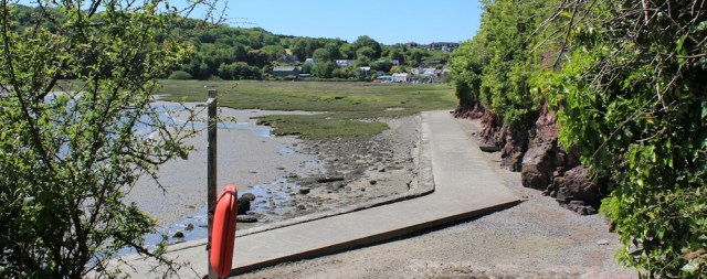 lower path to Laugharne, Ruth in Wales