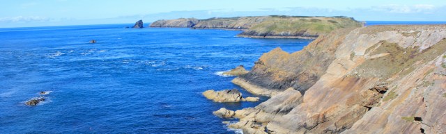 04 Skomer Island, Ruth walking the Pembrokeshire Coast Path