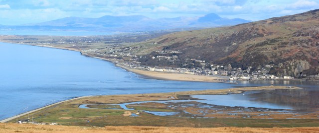 10 Barmouth and Lleyn Peninsula, Ruth walking in Wales