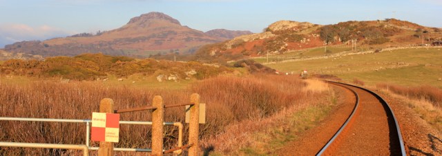 a20 railway line, Criccieth, Ruth on the Wales Coast