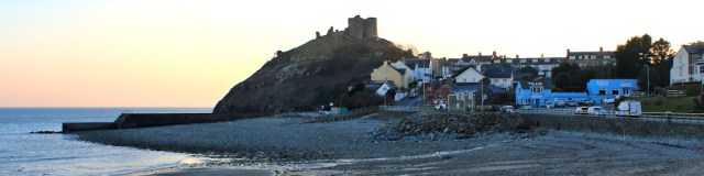 a25 Criccieth at sunset