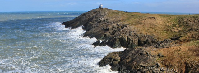 04 Lookout tower, Trwyn Porth Dinllaen, Ruth walking in Wales, Lleyn