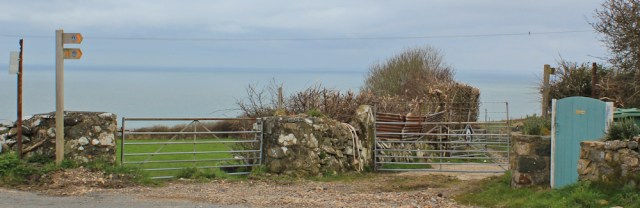 07 coast road, Ruth walking from Nefyn to Trefor