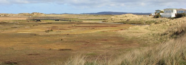 02 footbridge across river Ruth hiking in Rhosneigr