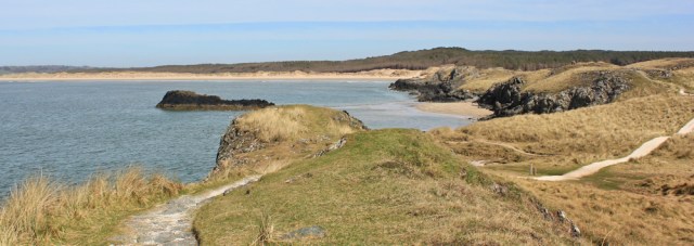 14 heading towards Traeth Penrhos, Malltraeth Bay, Ruth hiking in Anglesey