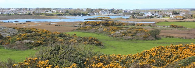 21 approaching Four Mile Bridege or Pont-rhydbont, Ruth in Anglesey