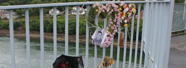 08 memorial tributes on the Menai Suspension Bridge, Ruth's coastal walk