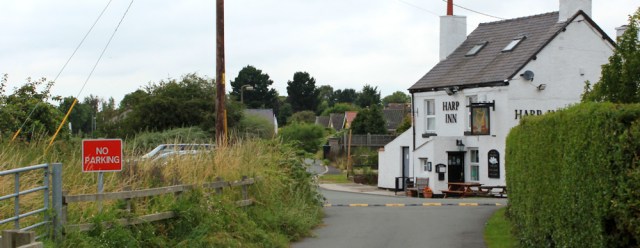 a09 pub, Little Neston, Ruth hiking in the Wirral