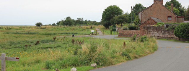 a10 Ruth Livingstone hiking to Neston