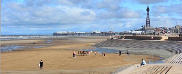 05-blackpool-golden-mile-ruths-coastal-walk