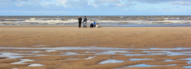 07-uncrowded-blackpool-beach-ruth-livingstone