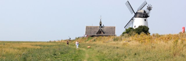 12-walking-through-lytham-st-annes-ruth-livingstone