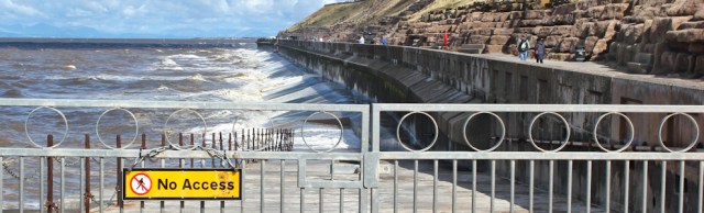 19-no-access-to-the-beach-ruth-walking-the-english-coast-blackpool