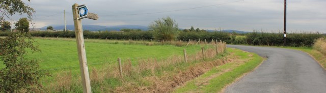 24-country-roads-ruths-coastal-walk-around-the-uk