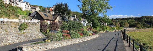 01-promenade-grange-over-sands-ruth-walking-the-english-coast-cumbria