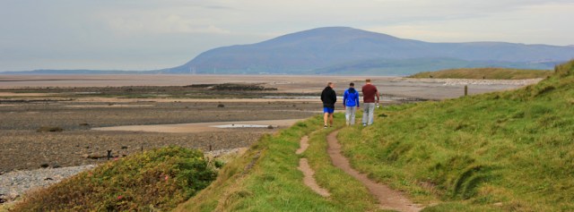 04-looking-towards-the-duddon-estuary-and-black-combe-ruth-hiking-around-walney-island