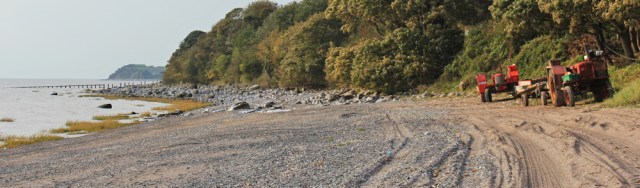 06-tractors-on-beach-ruths-coastal-walk