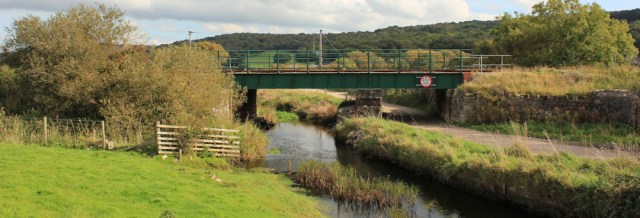 09-under-railway-bridge-to-silverdale-ruth-walking-the-english-coast