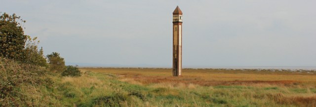 21rampside-lighthouse-ruth-hiking-around-morecambe-bay