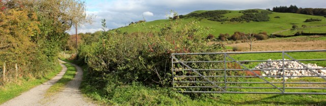 22-back-on-track-to-plumpton-hall-ruth-hiking-in-cumbria