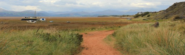 23-footpath-through-marsh-askam-in-furness-ruth-livingstone-walking-the-english-coast