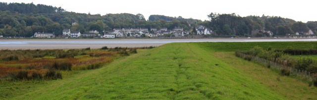 26-river-bank-ruth-hiking-down-the-river-kent