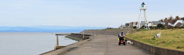 04-cote-lighthouse-silloth-ruth-walking-the-english-coast-cumbria