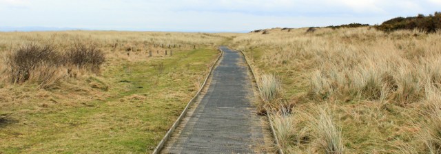23-walkway-through-dunes-mawbray-bank-ruth-hiking-in-cumbria