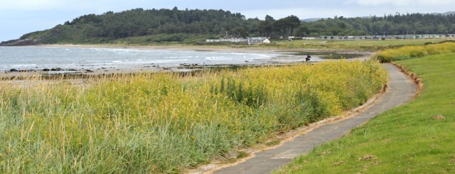 01 Maidenhead Bay, Ruth hiking to Ayr, Scottish Coast