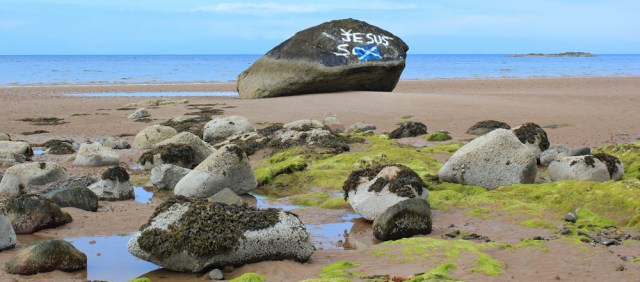 04 je suis Scotland, Ruth hiking from Ardrossan to West Kilbride