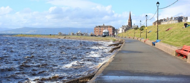 09 Castle Bay, Largs, Ruth hiking the Scottish Coast