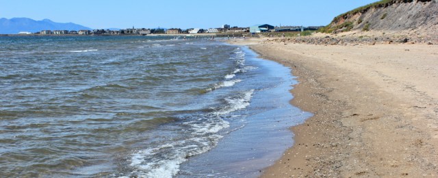 30 walking East Shore to Saltcoats, Ruth hiking in Scotland