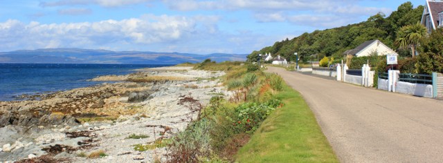 18 Ruth Livingstone hiking from Pirnmill to Lochranza