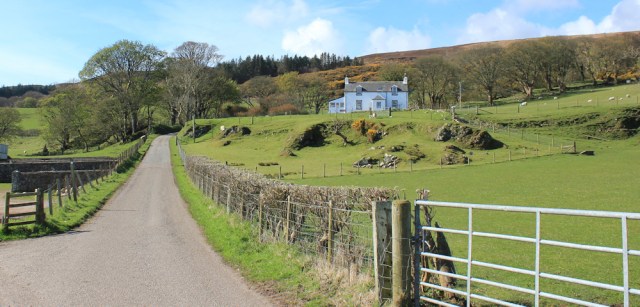 09 Ballimenach, Ruth hiking the Kintyre Way to Southend