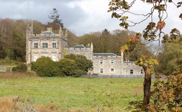 30 Glenbarr Abbey, Macalister Clan Centre, Ruth hiking the Kintyre Peninsula
