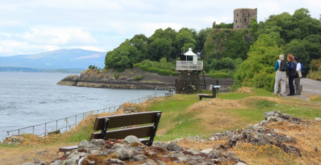 15 castle and lighthouse, Oban,
