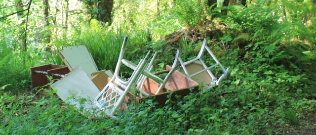 73 flytipping, Bellanoch, Ruth walking the coast of Argyll, Scotland